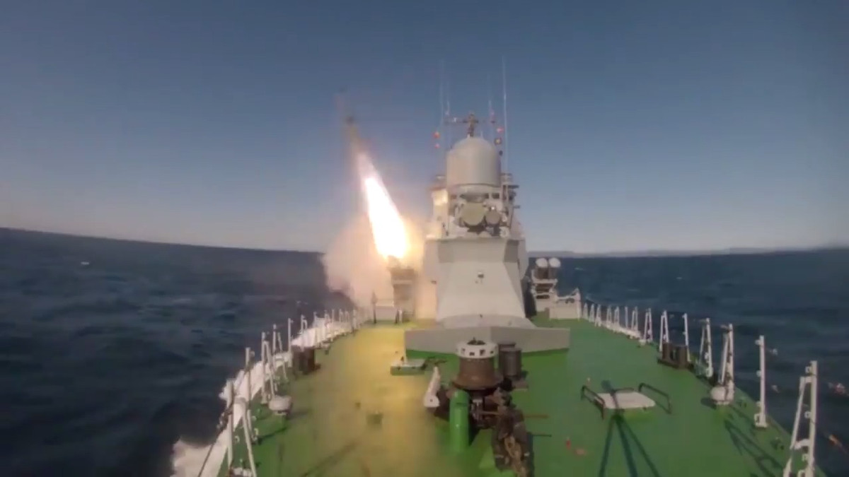 Theo nhiều thông tin trong và ngoài nước, thành quả của chương trình hợp tác nghiên cứu sản xuất tên lửa giữa Nga và Việt Nam chính là loại tên lửa diệt hạm KCT-15 đã không ít lần lộ diện trong những năm gần đây. Nguồn ảnh: Pinterest.