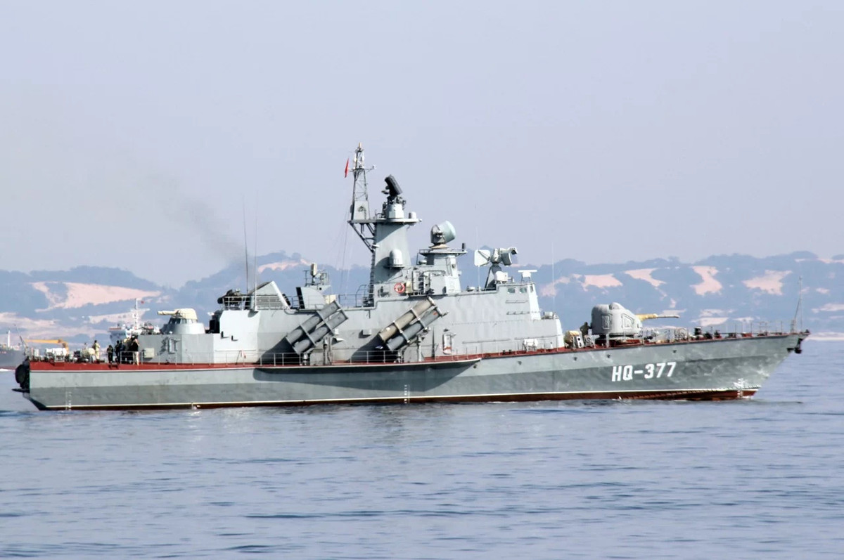 Đầu tiên là tàu tên lửa cao tốc Molniya. Từ năm 2005, Việt Nam đã mua giấy phép của Nga để được đóng 12 tàu tên lửa Đề án 1241.8 Molniya trong nước. Nguồn ảnh: Pinterest.