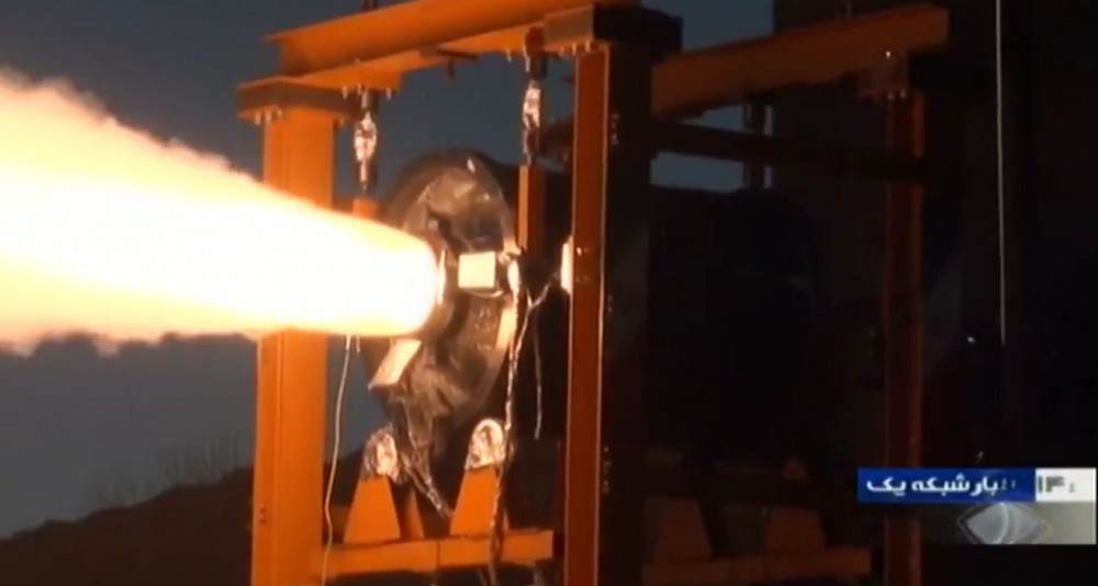 Động cơ đẩy của tên lửa Raad-500 được thử nghiệm trên bãi phóng. Nguồn ảnh: Livejournal.