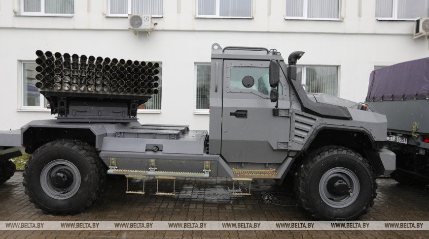 Đặc biệt, Flute tương thích với các loại đạn pháo phản lực 80mm đời cũ từng được Liên Xô sản xuất trong quá khứ. Đây là một điểm mạnh của tổ hợp này khi nó tận dụng được đạn tồn kho số lượng lớn ở Nga và Belarus hiện nay. Nguồn ảnh: BMPD.