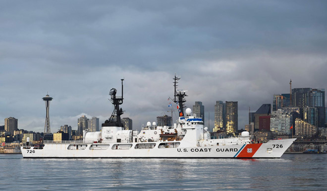 Theo thông tin được truyền thông Mỹ đăng tải, tàu tuần duyên John Midgett đã được đưa đến Indian Island để tiến hành tháo dỡ toàn bộ vũ khí và đạn dược khỏi tàu. Nguồn ảnh: John Midgett.