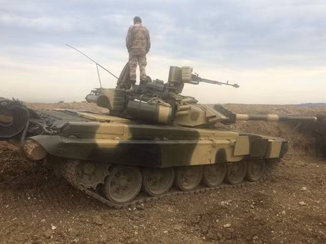 Quá trình hiệu chỉnh này cần được diễn ra nhanh chóng vì với khoảng cách 4000 mét, tên lửa Refleks sẽ bay hết tầm chỉ trong 11,7 giây. Với khoảng cách 5000 mét, xạ thủ sẽ có 17,6 giây trước khi tên lửa bay hết tầm. Nguồn ảnh: Forces.