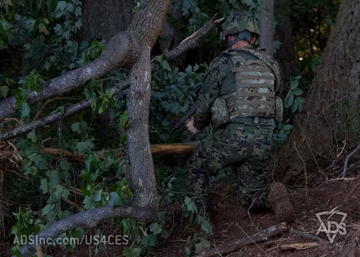 Trong điều kiện ánh sáng yếu hoặc khi trời nhá nhem, hiệu quả ngụy trang của quân phục digital sẽ đạt mức tối đa - biến người lính gần như hòa mình vào môi trường. Nguồn ảnh: US4CES.