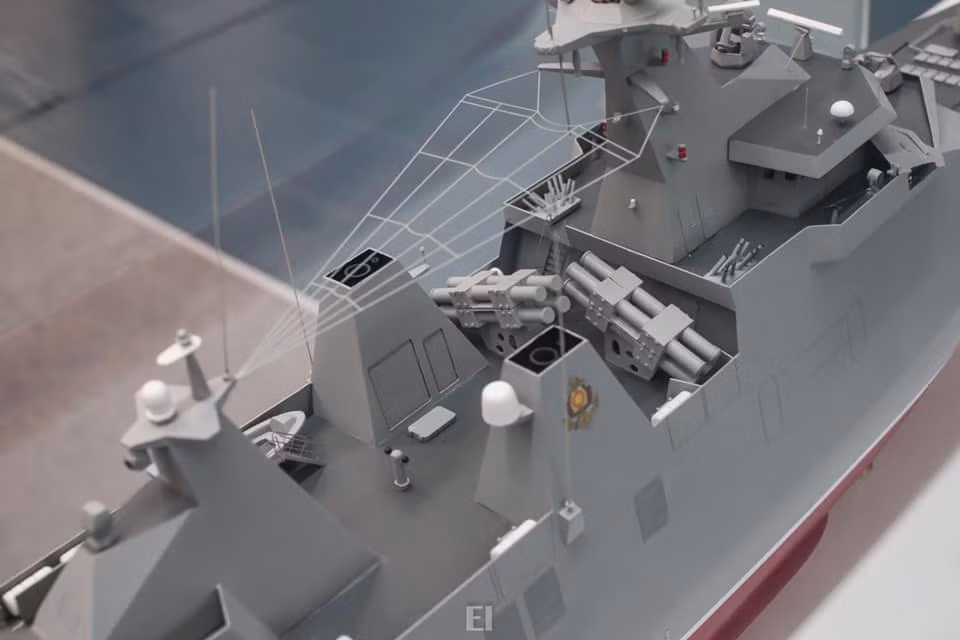 Cận cảnh khu vực đặt 8 ống phóng tên lửa chống hạm Exocet - loại tên lửa chống hạm phổ biến bậc nhất ở châu Âu hiện nay. Nguồn ảnh: @Duy Lê.