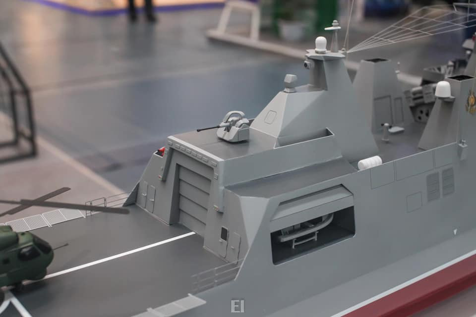 Bên trên nhà chứa trực thăng là một pháo 20mm Danel GI-2 hoặc GIAT M693. Nguồn ảnh: @Duy Lê.