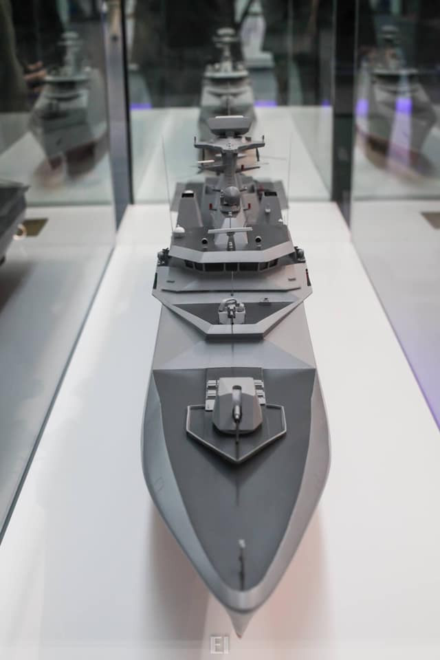 Phiên bản tàu chiến Sigma mà Việt Nam từng đàm phán để mua của Hà Lan là khinh hạm Sigma 9814. Theo cách đặt tên của phía Hà Lan, phiên bản tàu chiến này sẽ có chiều dài 98 mét và lườn rộng nhất 14 mét. Nguồn ảnh: @Duy Lê.