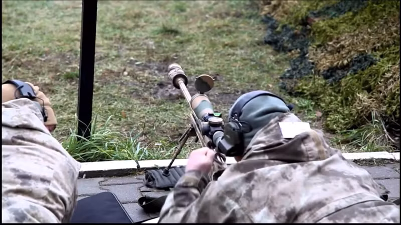 Khả năng này đã được kiểm chứng khi hồi năm 2012, binh sĩ Nga sử dụng khẩu súng này giành chiến thắng trong cuộc thi bắn tỉa quân sự quốc tế.