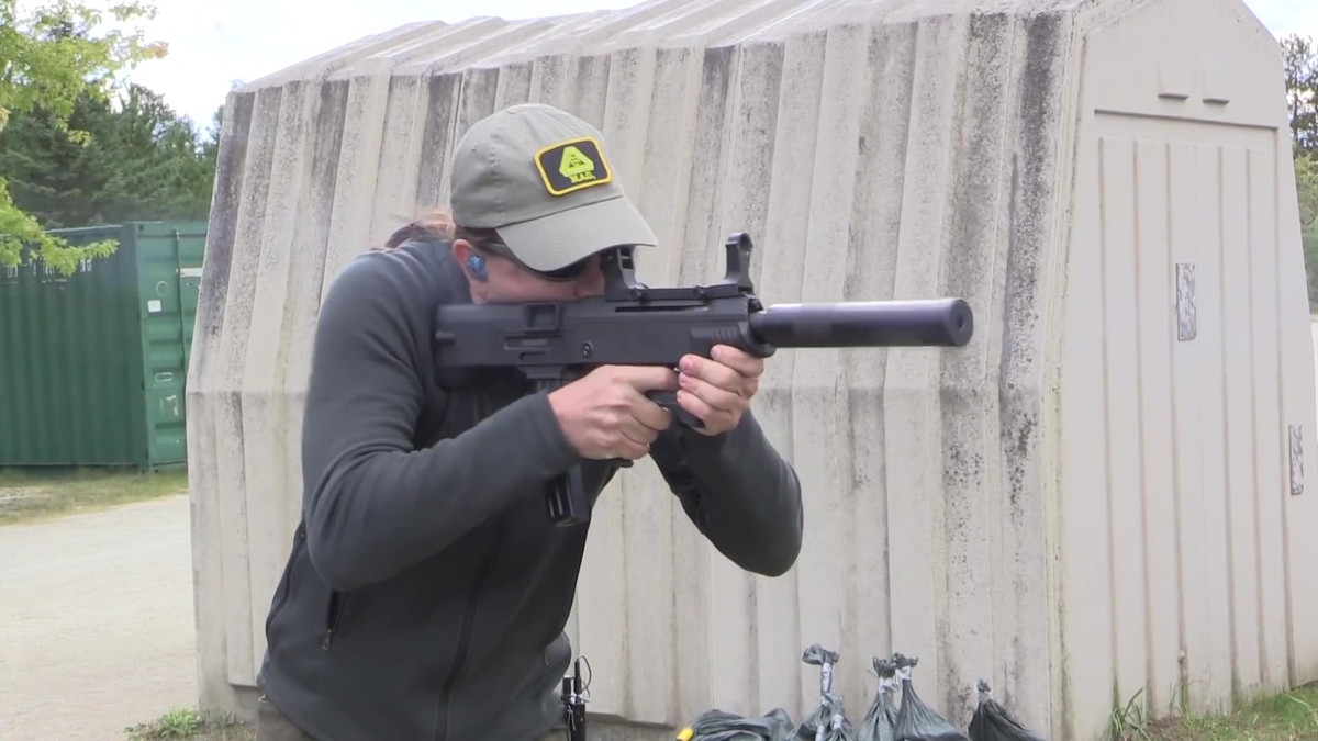 Đúng như cái tên gọi của mình, JS 9mm sử dụng cỡ đạn 9x19mm với nhiều phiên bản khác nhau. Súng sử dụng cơ chế trích khí ngược và khoá nòng mở. Nguồn ảnh: Sina.