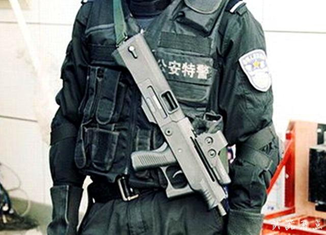 Khẩu súng này cũng còn được biết tới với cái tên CS/LS2 và được sản xuất bởi tập đoàn công nghiệp quốc phòng Trùng Khánh. Nguồn ảnh: Sina.