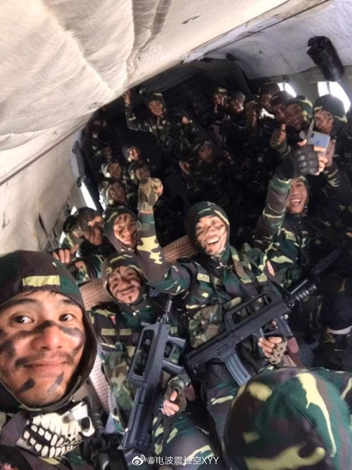 Đây là khẩu súng tiểu liên JS 9 "Trùng Song Thương" được Trung Quốc sản xuất và xuất khẩu ra nước ngoài từ năm 2006 tới nay. Nguồn ảnh: Sina.