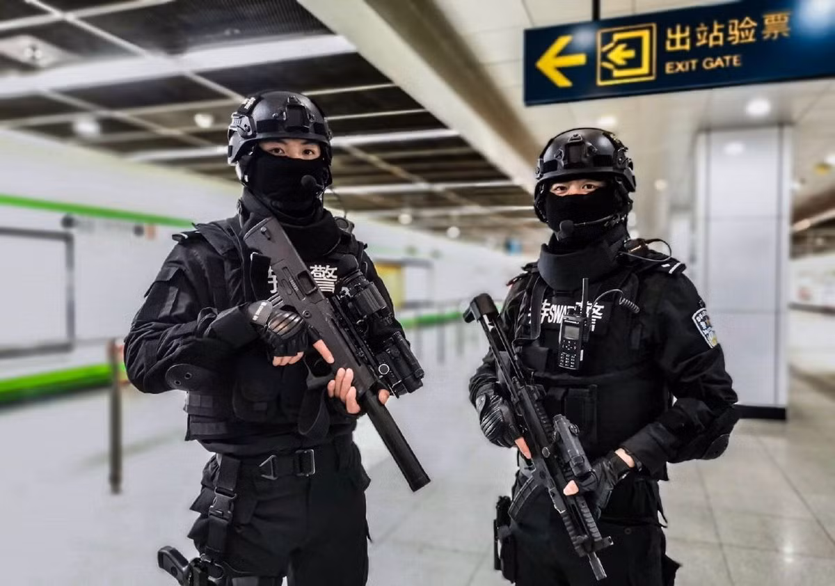 Tuy nhiên do chiều dài nòng hạn chế, súng chỉ có tầm bắn tối đa 400m trong đó tầm bắn gây sát thương là 200 mét. Nguồn ảnh: Sina.