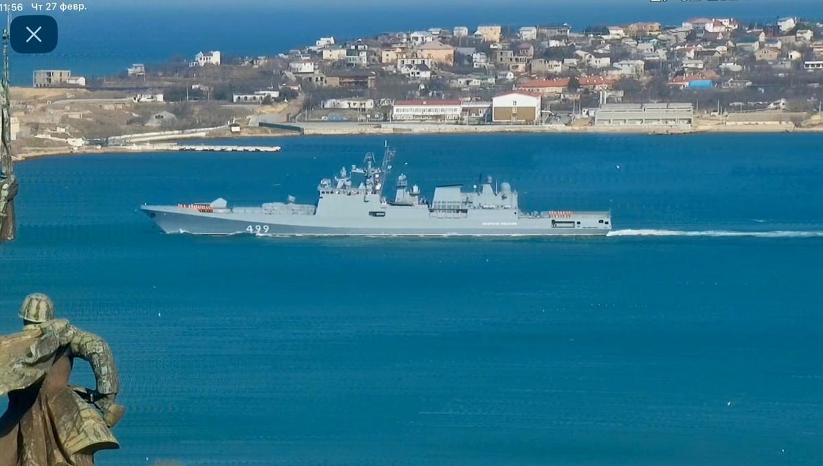 Các tàu chiến này sẽ ra khỏi biển Đen theo lối độc đạo đi qua Thổ Nhĩ Kỳ để vào biển Đại Tây Dương. Từ đây các tàu chiến Nga sẽ tiếp cận được lãnh hải của Syria nhưng khó có thể làm được gì nhiều hơn trên đất liền. Nguồn ảnh: Twitter.