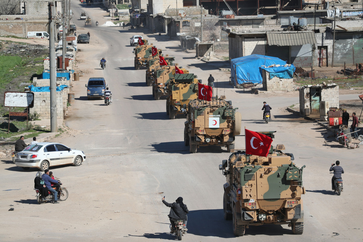 Thậm chí nếu căng thẳng tiếp tục leo thang, Thổ Nhĩ Kỳ hoàn toàn có quyền cấm các tàu chiến của Nga ra khỏi biển Đen qua ngả đường độc đạo tới biển Marmara. Khi này, toàn bộ hạm đội biển Đen của Nga sẽ như bị "nhốt trong một cái ao khổng lồ". Nguồn ảnh: Pinterest.