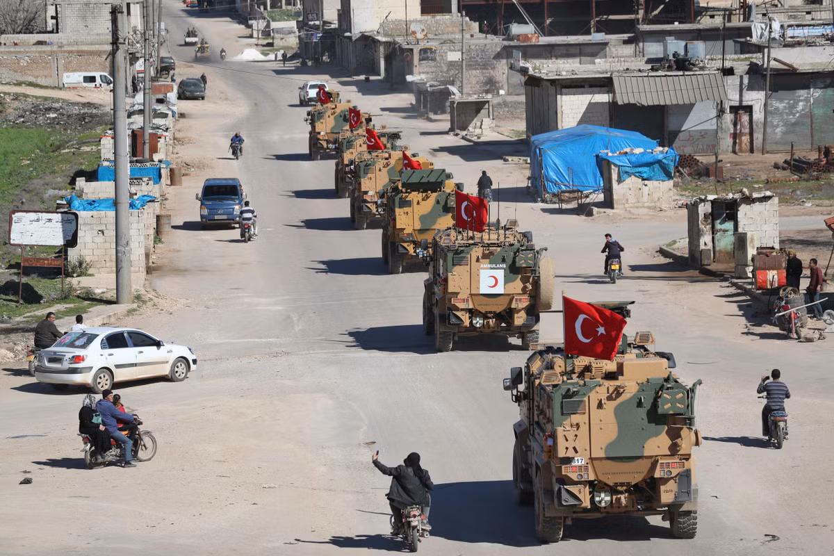 Thậm chí nếu căng thẳng tiếp tục leo thang, Thổ Nhĩ Kỳ hoàn toàn có quyền cấm các tàu chiến của Nga ra khỏi biển Đen qua ngả đường độc đạo tới biển Marmara. Khi này, toàn bộ hạm đội biển Đen của Nga sẽ như bị "nhốt trong một cái ao khổng lồ". Nguồn ảnh: Pinterest.