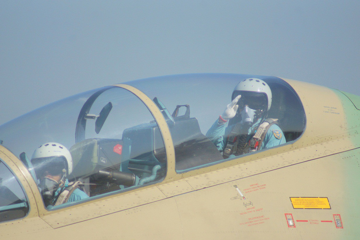 Su-30MK2 của Việt Nam được trang bị 12 giá treo vũ khí dưới cánh và thân, tổng trọng lượng vũ khí tối đa mà mỗi chiếc Su-30MK2 mang theo được là 8 tấn. Nguồn ảnh: KQVN.