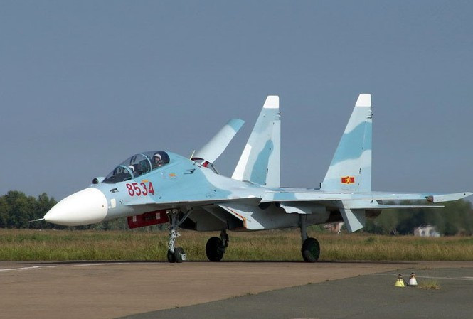 Với đầu đạn nặng 95 kg kèm theo tốc độ va chạm ở pha cuối lên tới Mach 3,5; tên lửa Kh-31A đủ sức hạ gục mọi loại hộ vệ hạm chỉ bằng một phát bắn, gây hư hỏng nặng hoặc thậm chí vô hiệu hoá được cả những khinh hạm hay khu trục hạm của đối phương. Nguồn ảnh: QDND.