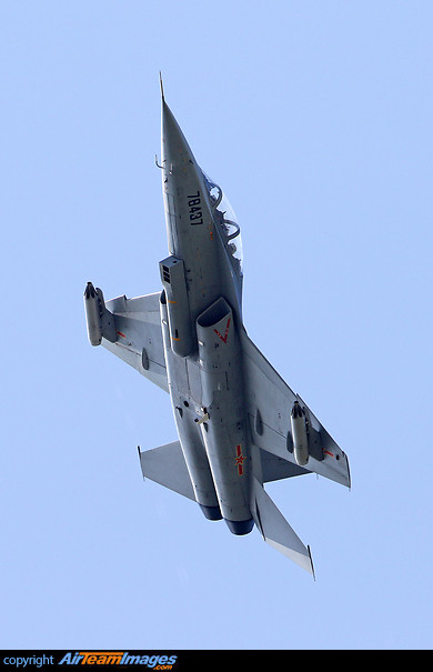 Loại máy bay này được Trung Quốc sản xuất với giá chỉ 15 triệu USD cho một chiếc và tới nay, Trung Quốc đã sản xuất được khoảng 100 chiếc phục vụ cho cả mục đích huấn luyện trong nước và xuất khẩu ra nước ngoài. Nguồn ảnh: Airteam.