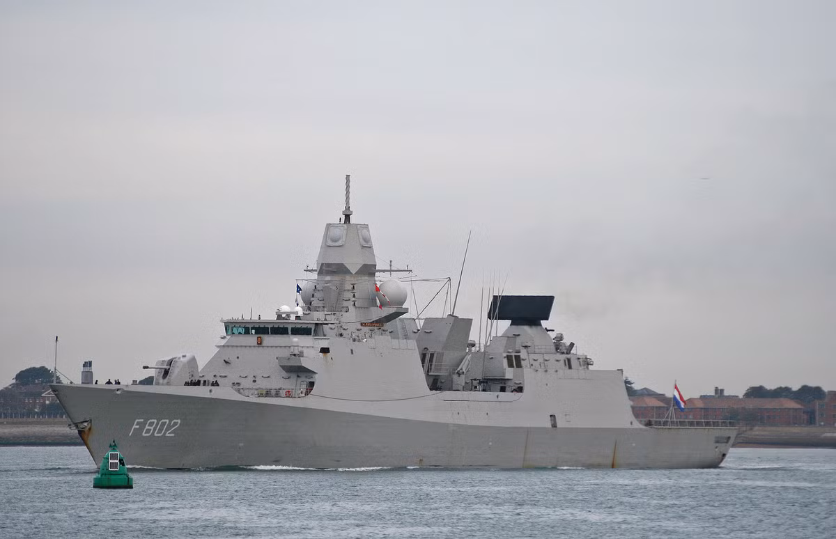 Một trong những loại tàu chiến có giá cả phải chăng và sức chiến đấu tốt có thể kể tới chính là khinh hạm lớp De Zeven Provinciën do Hà Lan tự chế tạo và sản xuất. Nguồn ảnh: Pinterest.