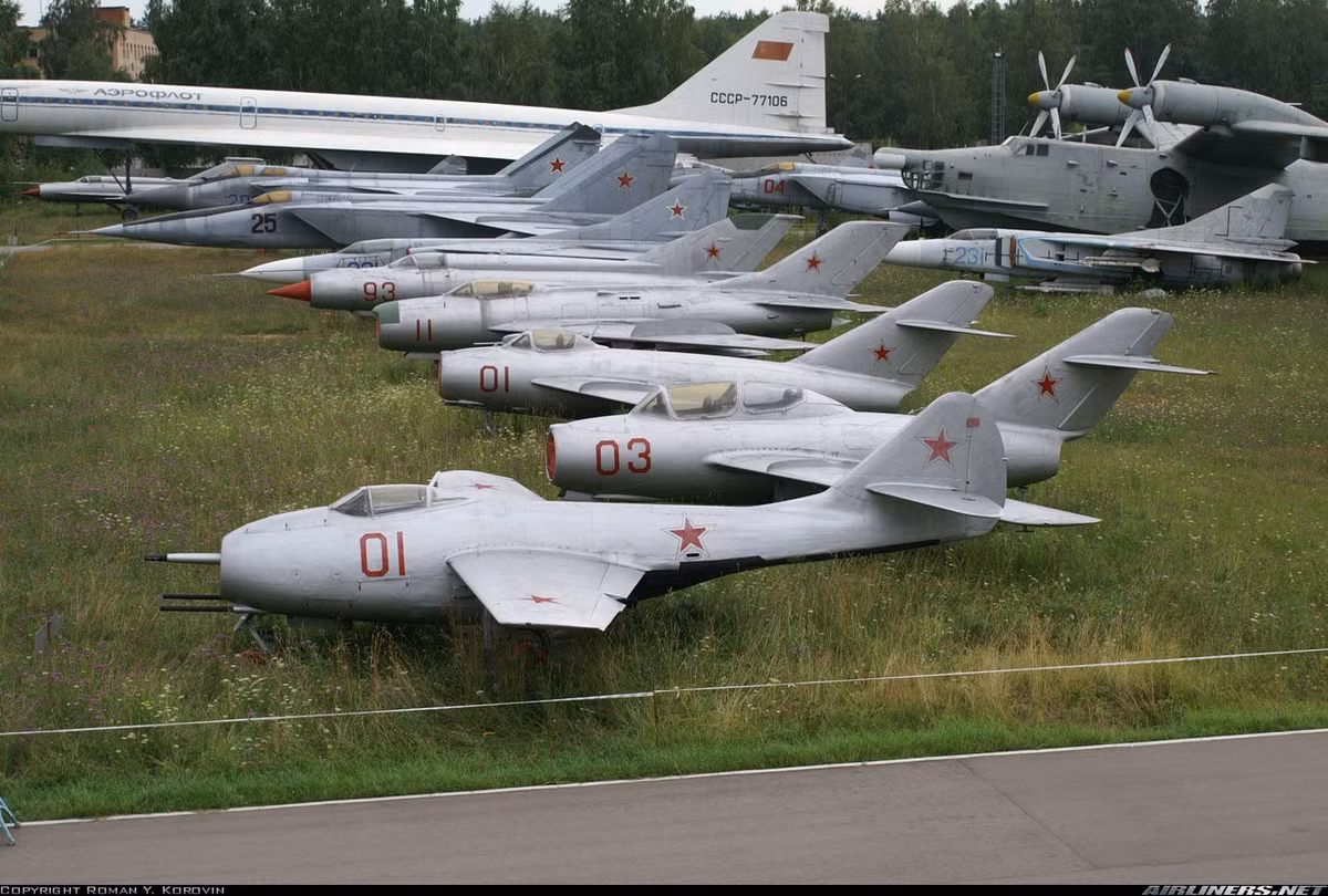 Cần phải lưu ý thêm, trong quá khứ Liên Xô cũng từng có một phiên bản MiG-9 khác sử dụng động cơ cánh quạt, được phát triển từ dòng MiG-3 nhưng phiên bản đó không liên quan tới MiG-9 phản lực, dù cùng tên gọi. Nguồn ảnh: Pinterest.
