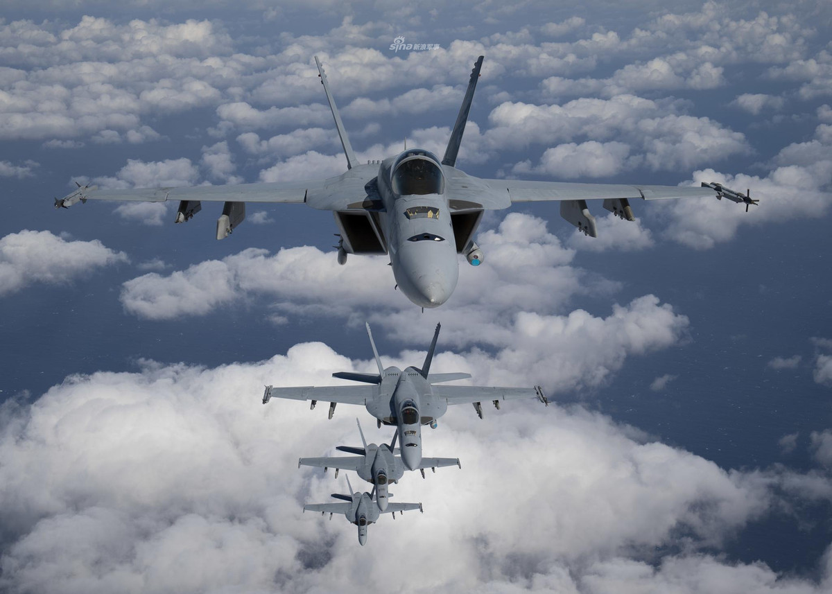 Ngoài ra, việc quân đội Mỹ liên tục nhập biên một loạt chiến đấu cơ thế hệ 4 vào biên chế cũng ít nhiều ảnh hưởng tới tâm lý của những khách hàng nước ngoài hiện đang mua F-35 từ nước này. Nguồn ảnh: Sina.