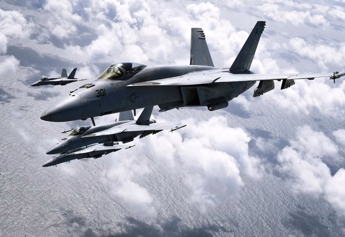 F/A-18 Super Hornet hiện là loại tiêm kích được không quân hải quân Mỹ sử dụng nhiều nhất trên các tàu sân bay của nước này. Nguồn ảnh: Sina.