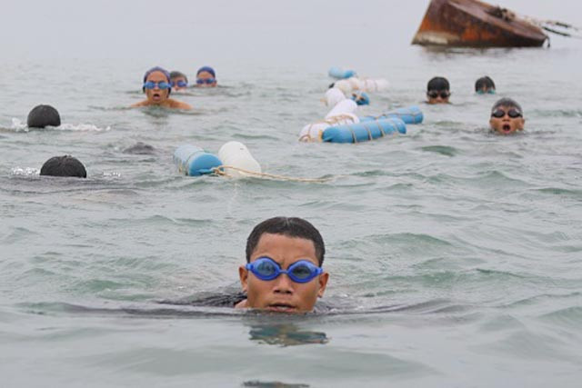 Trong lực lượng đặc công, có thể nói đặc công nước là lực lượng tinh nhuệ hơn cả với kỹ năng bơi lội, thâm nhập tiệm cận hoàn hảo. Nguồn ảnh: Danviet.