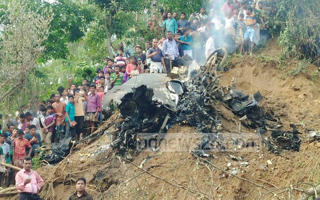 Tới năm 2010, một sự cố khác liên quan tới chiếc Yak-130 lại tiếp tục xảy ra trong Không quân Nga khi đang làm nhiệm vụ bay huấn luyện. Hai phi công thoát hiểm an toàn, ngoài chiếc Yak-130 bị phá hủy, không còn bất cứ thiệt hại nào khác. Nguồn ảnh: BdNews.