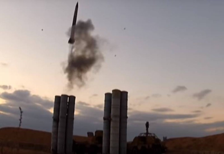 Do cách bố trí này, máy bay tác chiến điện tử của Israel đã có thể bay tới gần các hệ thống phòng không Syria và can thiệp, sau đó tiêm kích của họ mới tấn công các mục tiêu trên đất Syria.