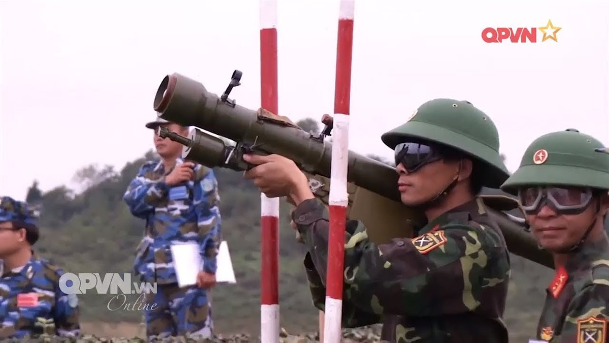 Với lực lượng hải quân Việt Nam, tên lửa Igla được trang bị trên các tàu tên lửa cao tốc Molniya, tàu pháo TT400TP và một vài loại tàu khác mà Việt Nam đang chế tạo. Nguồn ảnh: QPVN.