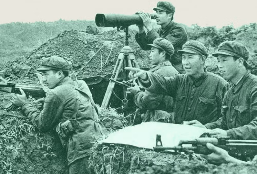 Tướng lĩnh Trung Quốc đau đầu tìm phương án đối phó với quân và dân Việt Nam. Vào thời điểm này, quân đội Trung Quốc được xem là "thiếu và yếu", thứ duy nhất họ có thường là quân số, còn lại từ trang bị vũ khí, tư duy chiến tranh, chiến thuật, chiến lược đều rất kém và cổ hủ. Nguồn ảnh: TL.