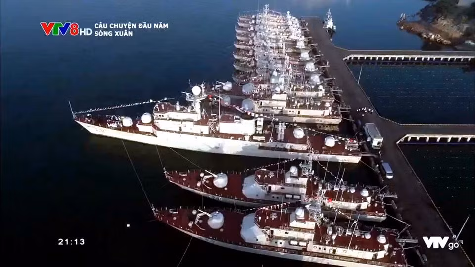 Trong những hình ảnh mới nhất vừa được VTV8 đăng tải, một loạt các tàu chiến của Vùng 3 Hải quân đã được cho xuất hiện. Nguồn ảnh: VTV8.