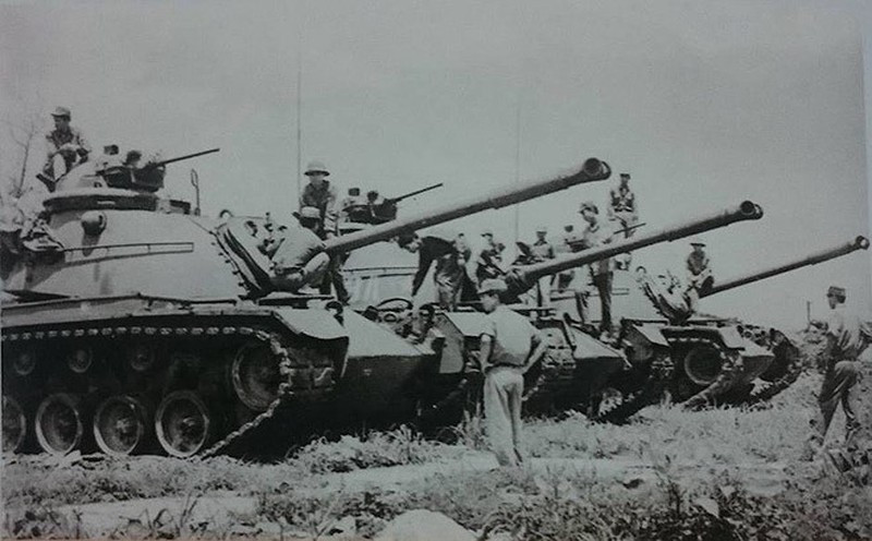 Xe tăng chiến lợi phẩm ta thu được từ sau kháng chiến chống Mỹ cứu nước được sử dụng trên chiến trường Campuchia, nhiều người lính của chế độ cũ cũng xung phong tham chiến trên chiến trường K để bảo vệ biên giới Tây Nam Tổ quốc. Nguồn ảnh: TL.