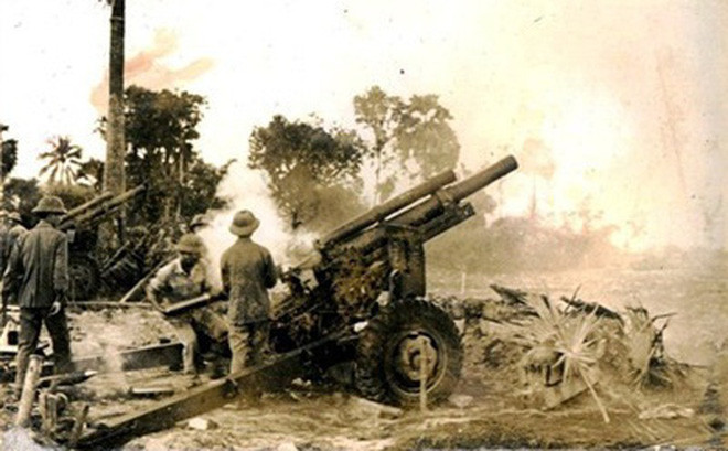 Pháo binh Việt Nam khai hỏa trên chiến trường K. Đây là loại pháo 155mm được Việt Nam tịch thu làm chiến lợi phẩm sau chiến tranh chống Mỹ. Nguồn ảnh: TL.