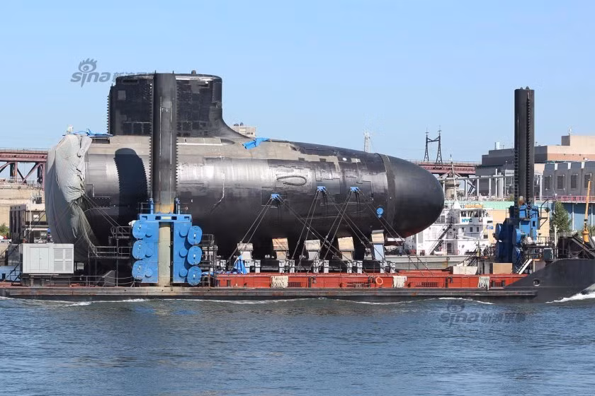 Tàu được đóng theo phương pháp mô-đun hiện đại nhất hiện nay, cho phép từng phần riêng biệt của tàu được thi công tách biệt hoàn toàn, cuối cùng mới ghép lại thành một tàu ngầm hoàn chỉnh. Nguồn ảnh: BMDP.