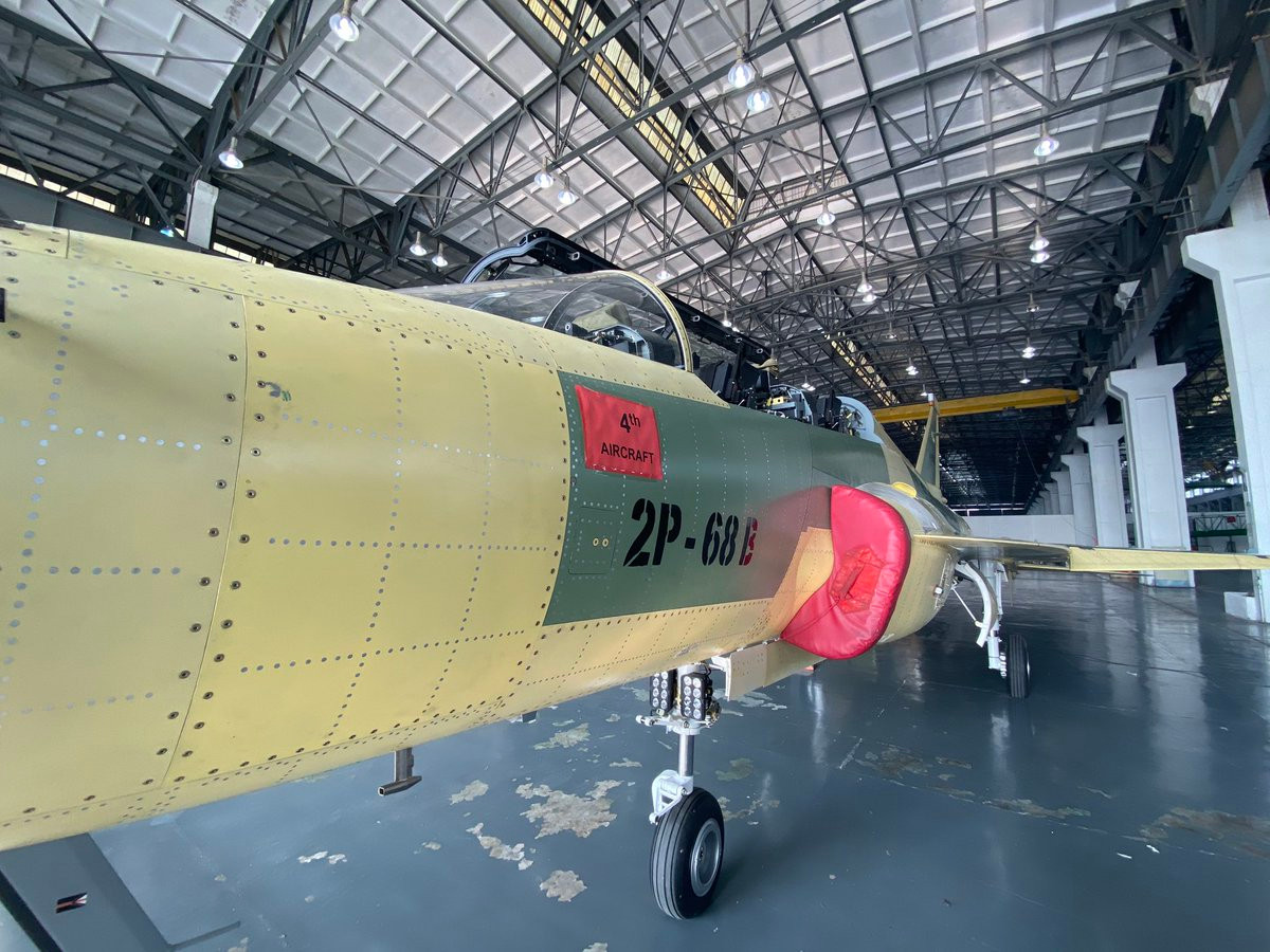 Trung Quốc và Pakistan dự tính, toàn bộ 26 chiếc JF-17B sẽ được chuyển giao hết trước khi kết thúc năm 2021 - nghĩa là 26 chiếc trong vòng 2 năm - một tốc độ khá nhanh nếu so sánh với các loại chiến đấu cơ đa nhiệm khác hiện nay. Nguồn ảnh: BMDP.