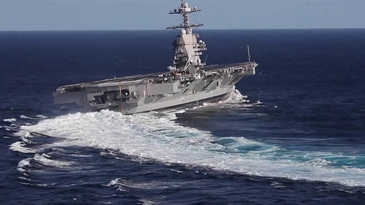 Giống với mọi tàu sân bay khác trong thế kỷ 21 của Mỹ, số lượng vũ khí để tàu USS Gerald R. Ford tự vệ trong thực chiến là rất ít ỏi, chỉ đủ để nó tự bảo vệ bản thân trước số ít pha tung đòn hiểm hóc của đối phương. Nguồn ảnh: USnavy.