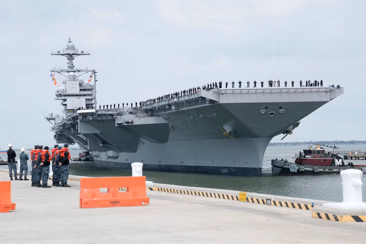 Ngay cả khi sử dụng vũ khí hiệu quả nhất của mình đó là các máy bay tiêm kích chiến đấu, USS Gerald R. Ford vẫn có một nguy cơ nào đó khi bị tấn công bằng tên lửa hành trình - những thứ vũ khí cực kỳ khó bị đánh chặn bởi tên lửa của tiêm kích chiến đấu. Nguồn ảnh: USnavy.