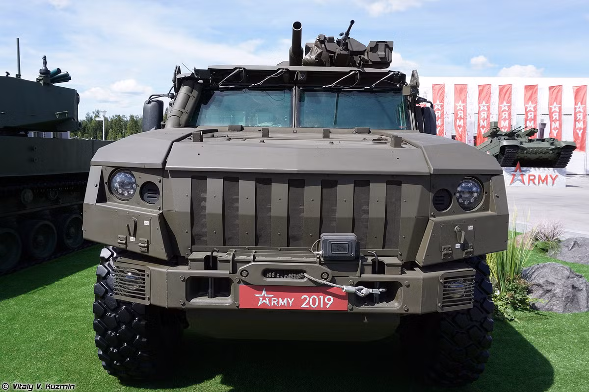 Mặc dù vậy có khá nhiều nghi ngờ về việc 2S41 mới chỉ được giới thiệu từ năm 2019 và liệu rằng khẩu cối tự hành này đã đủ điều kiện để phục vụ với số lượng lớn trong quân đội Nga hay chưa. Nguồn ảnh: Twitter.