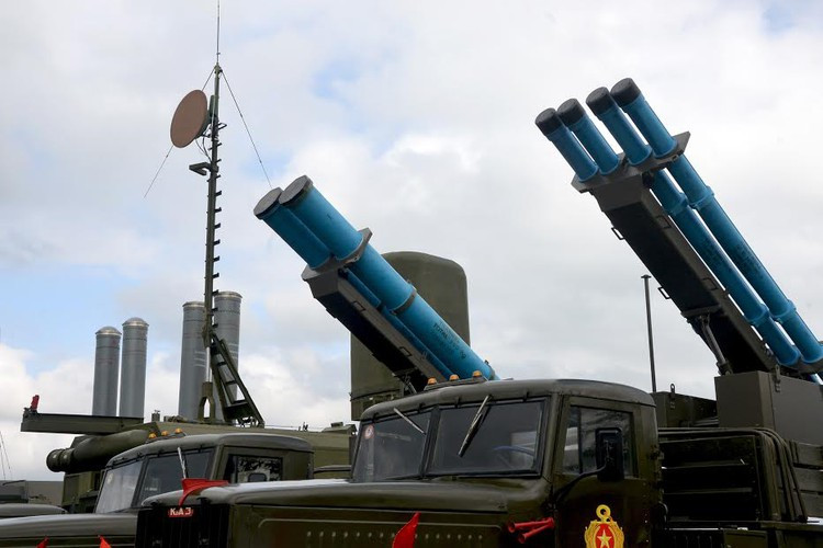 Lữ đoàn tên lửa bờ 682 là đơn vị có tuổi đời trẻ nhất và chỉ vừa mới chính thức đi vào làm nhiệm vụ tác chiến trong thời gian gần đây.