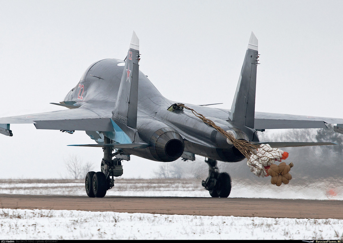 Ở độ cao thấp hơn, máy bay có thể dễ dàng đạt tốc độ 1400 km/h, tốc độ hành trình 1300 km/h và có bán kính chiến đấu 1000 km khi man theo tối đa 10 tấn vũ khí. Nguồn ảnh: Rumil.