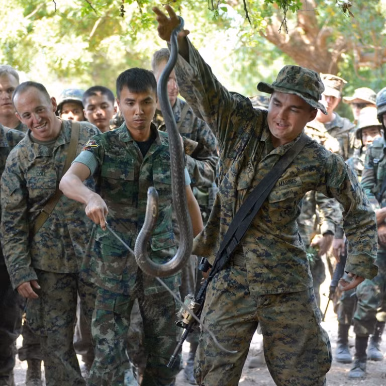 Thái Lan hiện đang là một trong những quốc gia Đông Nam Á có mối quan hệ rất mật thiết với quân đội Mỹ. Hàng năm, quân đội Mỹ luôn có mặt trong các cuộc tập trận chung quy mô lớn được tổ chức ở quốc gia này hoặc ở những quốc gia lân cận. Nguồn ảnh: Sina.