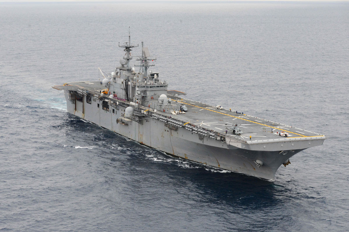 Trong số những hạng mục của Lầu Năm Góc bị cắt bỏ ngân sách, có hai chương trình phát triển tàu sân bay - hay tàu đổ bộ tấn công của Hải quân Mỹ bị ảnh hưởng nghiêm trọng.