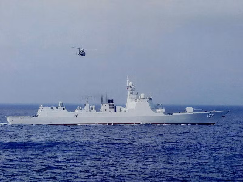 Tính tới tháng 5/2019, Trung Quốc đang vận hành 11 tàu khu trục hạm Type 052D trong biên chế - có nghĩa là từ khi ra đời chiếc đầu tiên vào năm 2014, mỗi năm Trung Quốc hạ thuỷ hai khu trục hạm loại này - tốc độ nhanh chưa từng có. Nguồn ảnh: QQ.