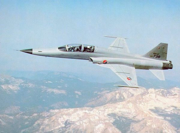 Đây đều là những loại chiến đấu cơ từng xuất hiện trong Chiến tranh Việt Nam, dự kiến tới năm 2030 Hàn Quốc sẽ cho về hưu hết. Nguồn ảnh: Flickr.