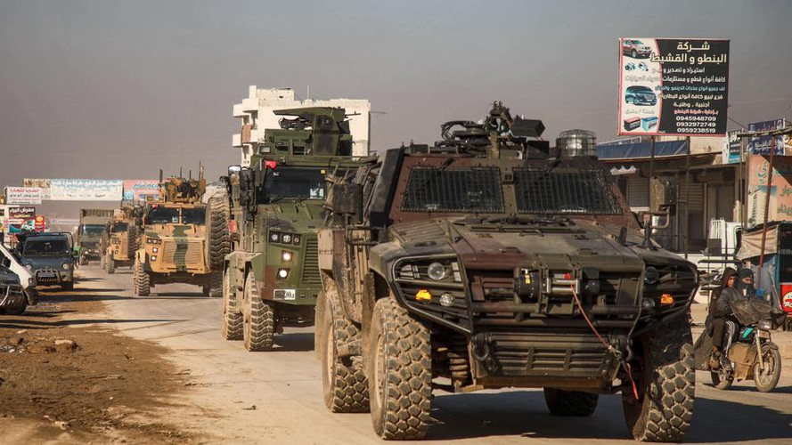 Trong diễn biến khác, phớt lờ cảnh báo của Tổng thống Thổ Nhĩ Kỳ, quân đội chính phủ Syria đã đánh chiếm 5 thị trấn ở phía Đông tỉnh Idlib sau khi đẩy mạnh hoạt động về phía Tây Bắc thị trấn chiến lược Abu Jarif.