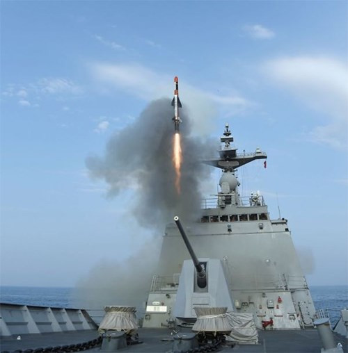 Loại động cơ SSE-750K được chúng ta lựa chọn mới chỉ được Samsung Hàn Quốc hoàn thiện hồi năm 2015 và đưa vào sử dụng trên tên lửa chiến thuật SSM-750 Sea Dragon của Hàn Quốc. Nguồn ảnh: Pinterest.