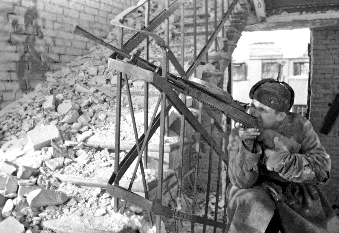 Như thường lệ, dù chúng ta không sử dụng loại vũ khí này trong toàn quân với số lượng lớn nhưng vẫn niêm cất, bảo quản tốt trong kho để sẵn sàng sử dụng bất cứ khi cần. Nguồn ảnh: Pinterest.