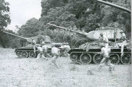 Một lượng lớn xe tăng T-34-85 của Liên Xô sau này đã được viện trợ cho Việt Nam và đây cũng có thể coi là loại xe tăng chủ lực đầu tiên của lực lượng tăng thiết giáp Việt Nam. Nguồn ảnh: TTXVN.
