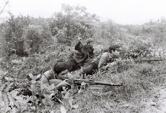 Không thể không nhắc tới huyền thoại Mosin Nagant - khẩu súng trường ra đời từ năm 1891 - đây có lẽ là khẩu súng cổ nhất được chúng ta sử dụng trong cuộc chiến tranh ở biên giới phía bắc. Nguồn ảnh: TL.