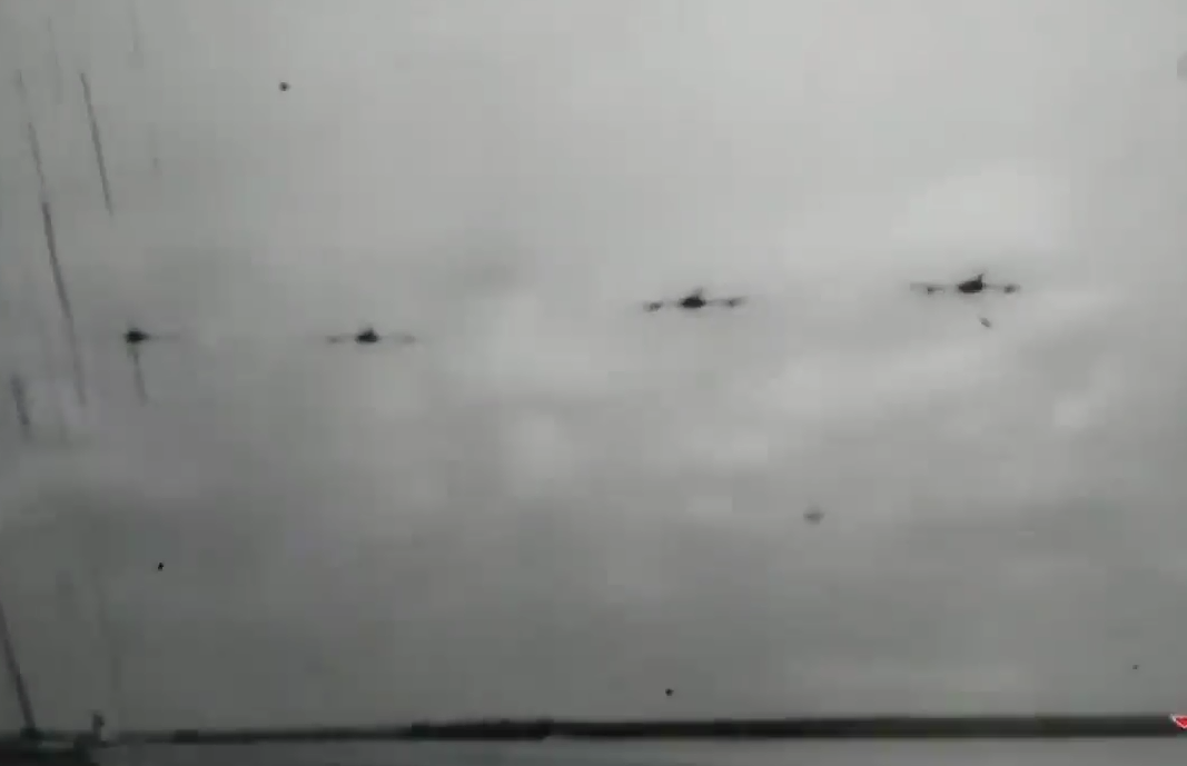 Hay chỉ tính riêng trong ngày 6/1/1979, Sư đoàn Không quân 372 đã tổ chức 30 phi vụ xuất kích A-37 để yểm trợ cho Lữ đoàn 126 Hải quân đánh bộ đổ bộ lên cảng Công-pông-xom - cuộc đổ bộ lớn nhất trong lịch sử quân sự Việt Nam. Nguồn ảnh: TL.